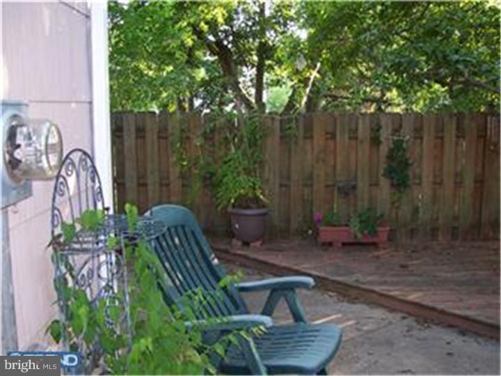 10 Ridgewood Place Willingboro, NJ 08046 - Photo 3 of 11 Back Yard