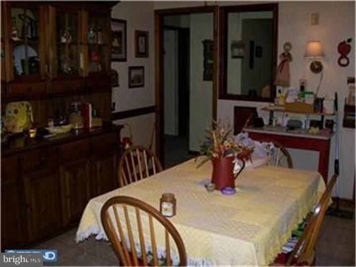 10 Ridgewood Place Willingboro, NJ 08046 - Photo 5 of 11 Kitchen