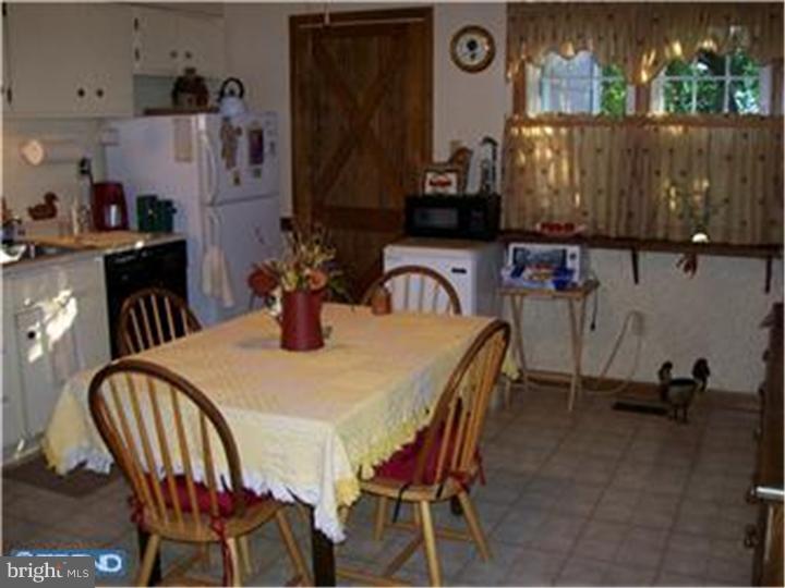 10 Ridgewood Place Willingboro, NJ 08046 - Photo 8 of 11 Kitchen