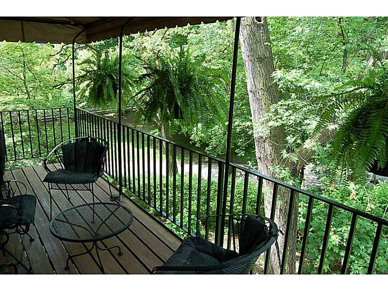 110 Schenley Road Pittsburgh, PA 15217 - Photo 20 of 25 Patio/Deck.