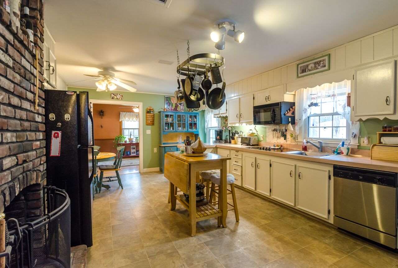 133 Marsh Road Pelham, NH 03076 - Photo 15 of 40