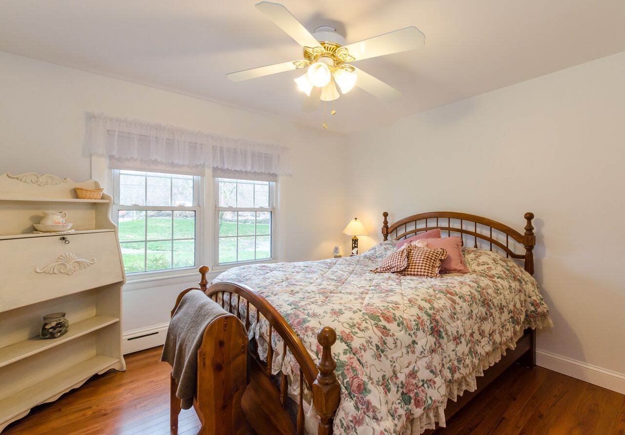 133 Marsh Road Pelham, NH 03076 - Photo 19 of 40