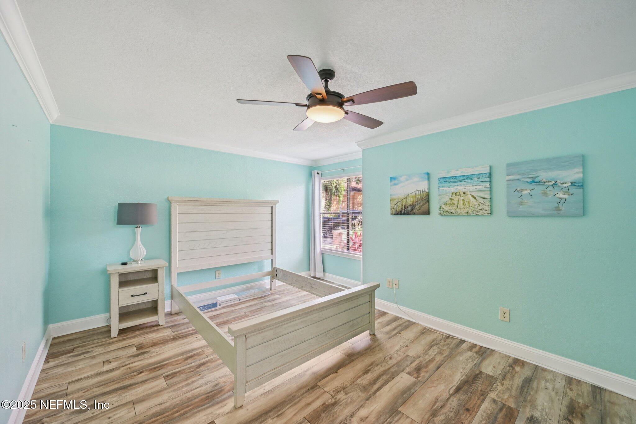 930 Seashell Lane Ponte Vedra Beach, FL 32082 - Photo 14 of 29 a living room with couch