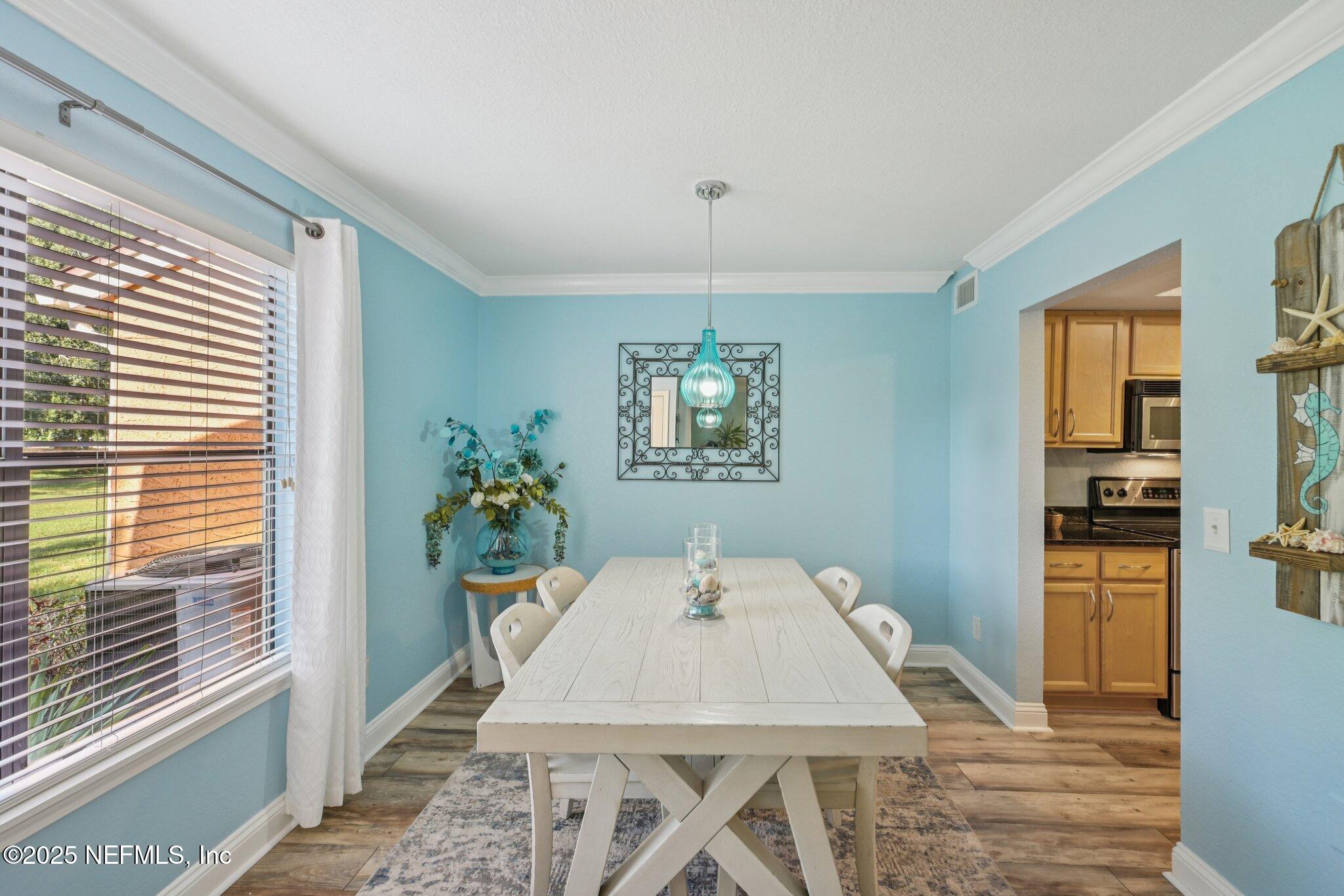 930 Seashell Lane Ponte Vedra Beach, FL 32082 - Photo 7 of 29 a view of a dining room with furniture