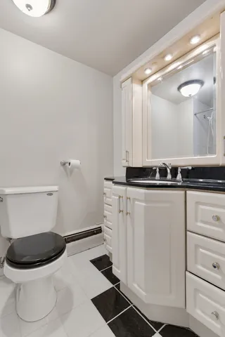 $160,000 | 242 Shorewood Drive, Unit 1B, Glendale Heights, IL 60139