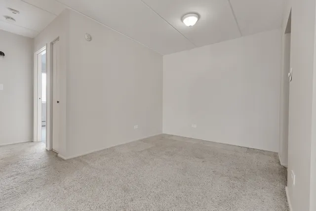 $160,000 | 242 Shorewood Drive, Unit 1B, Glendale Heights, IL 60139