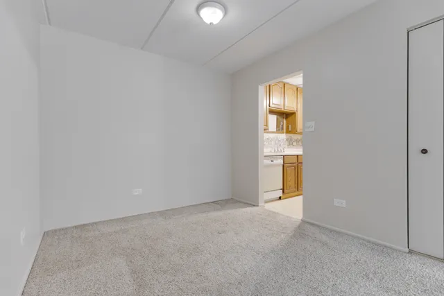 $160,000 | 242 Shorewood Drive, Unit 1B, Glendale Heights, IL 60139