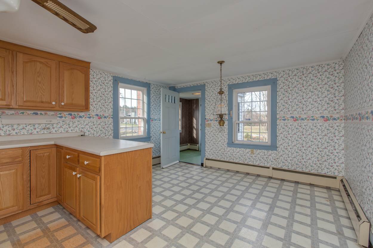 77 High Range Road Londonderry, NH 03053 - Photo 3 of 25