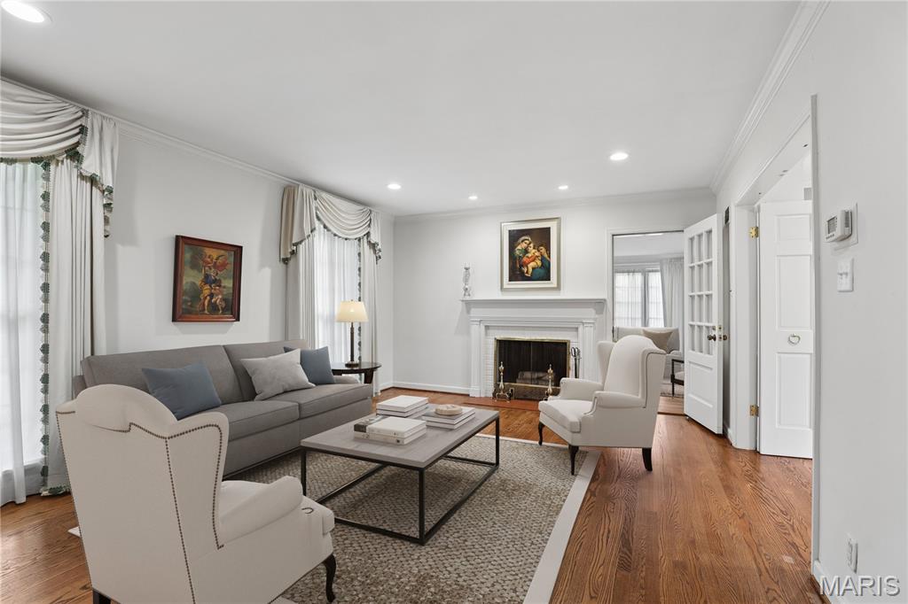 201 Graybridge Road Ladue, MO 63124 - Photo 3 of 17 Gallery Image 3