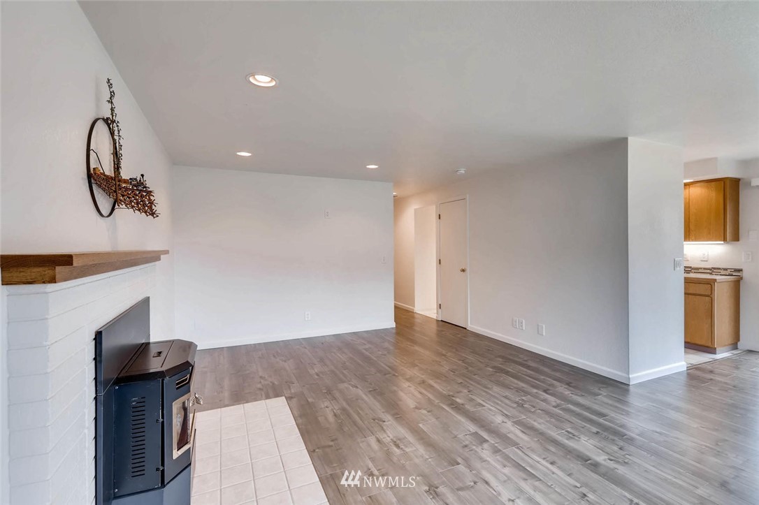 14823 Southeast 113th Street Renton, WA 98059 - Photo 6 of 25 Gallery Image 6
