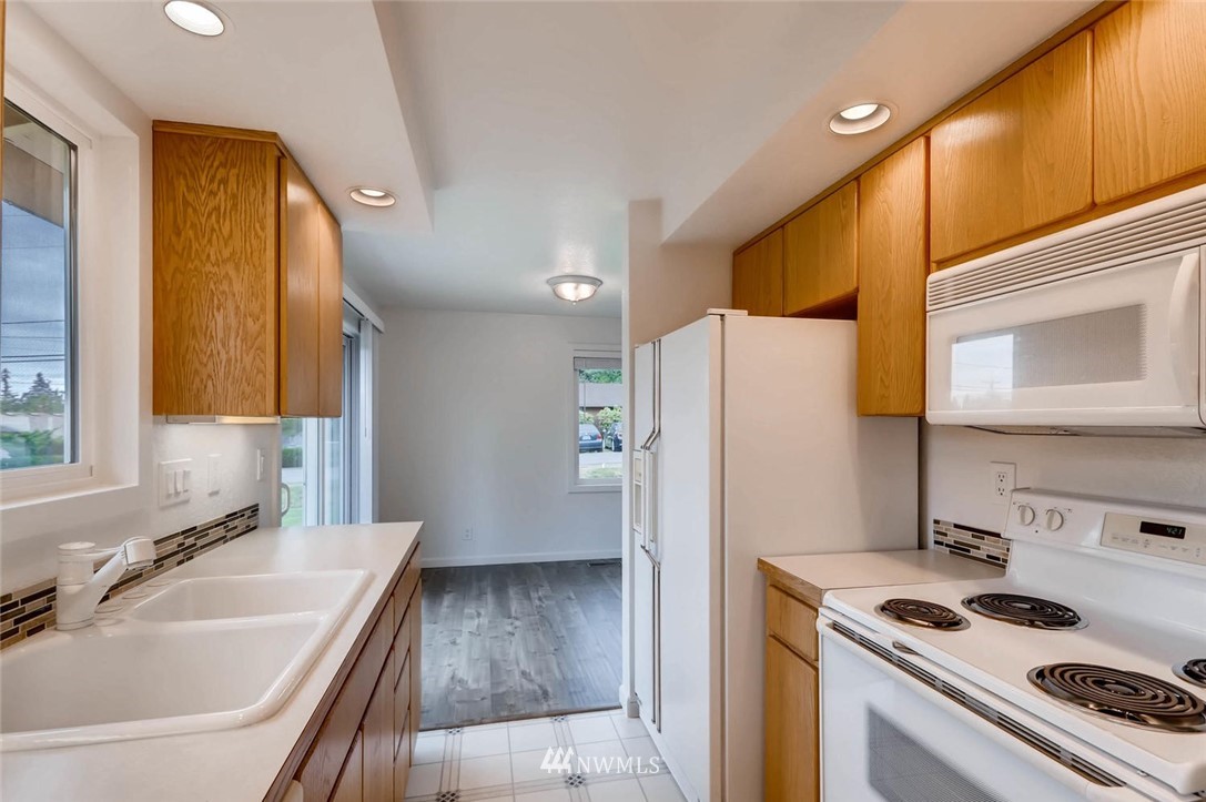 14823 Southeast 113th Street Renton, WA 98059 - Photo 10 of 25 Gallery Image 10