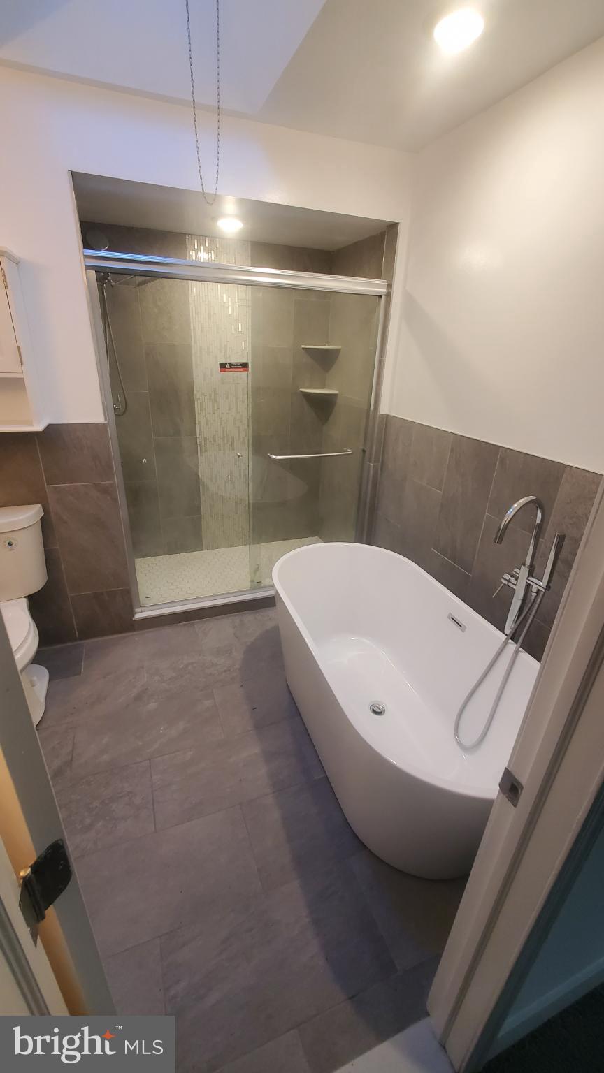 7311 North 21st Street Philadelphia, PA 19138 - Photo 10 of 15 Hallway bath