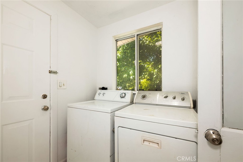 4733 County Road East Orland, CA 95963 - Photo 15 of 40 Laundry Room