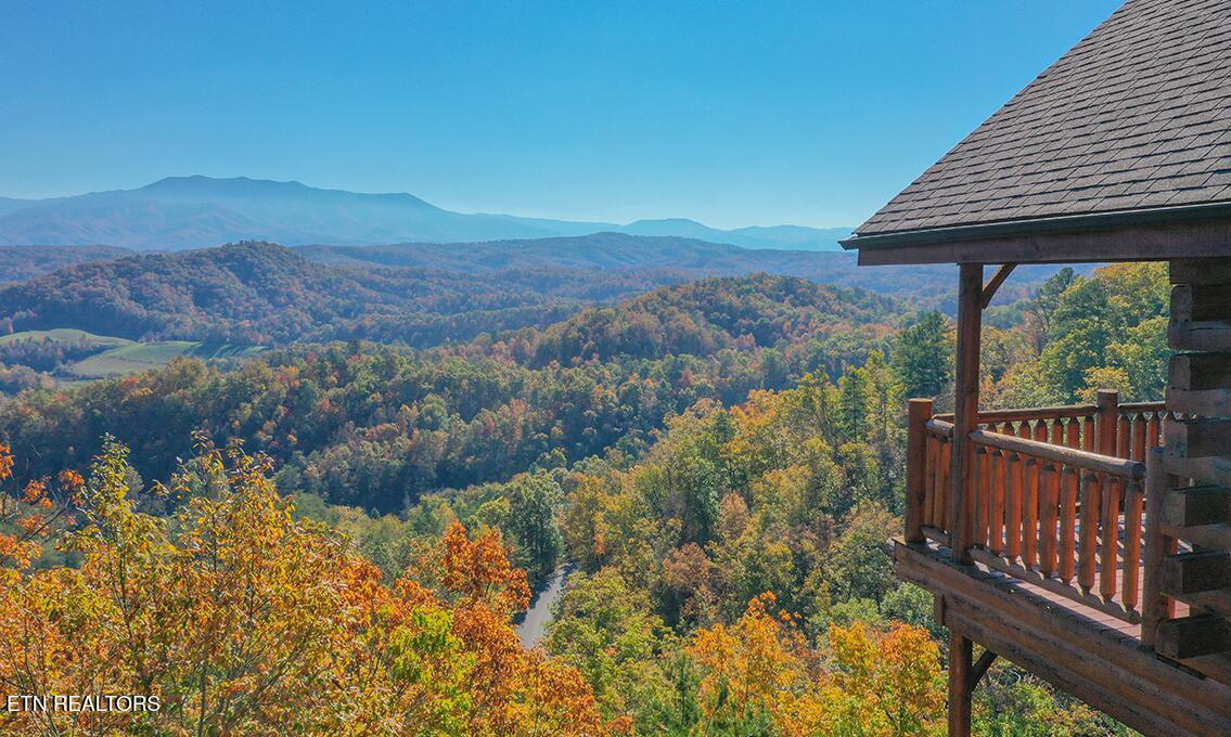 2619 Greystone Ridge Drive Sevierville, TN 37876 - Photo 7 of 35 3ED4F9CE-ABD4-413C-A441-F7F92B46C69C