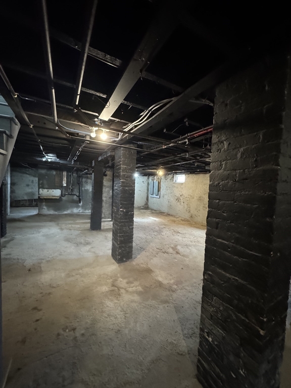 192 Chestnut Street Holyoke, MA 01040 - Photo 40 of 42