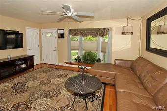 727 Edgar Road Webster Groves, MO 63119 - Photo 2 of 23 Gallery Image 2