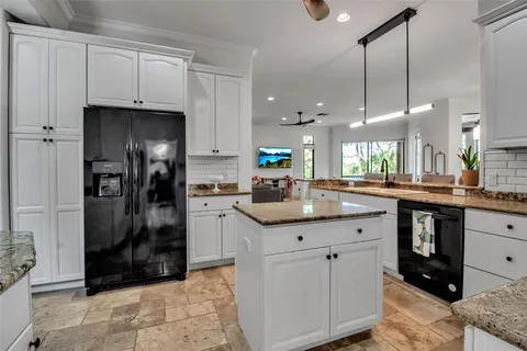 $1,075,000 | 5935 River Forest Circle, Bradenton, FL 34203