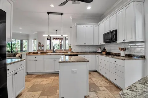 $1,075,000 | 5935 River Forest Circle, Bradenton, FL 34203