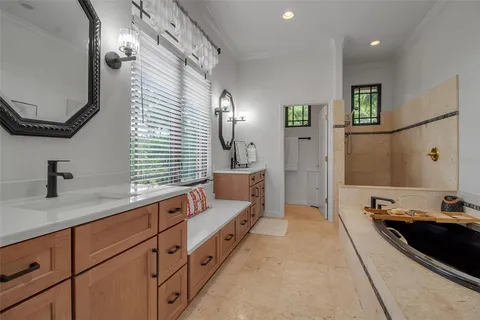 $1,075,000 | 5935 River Forest Circle, Bradenton, FL 34203