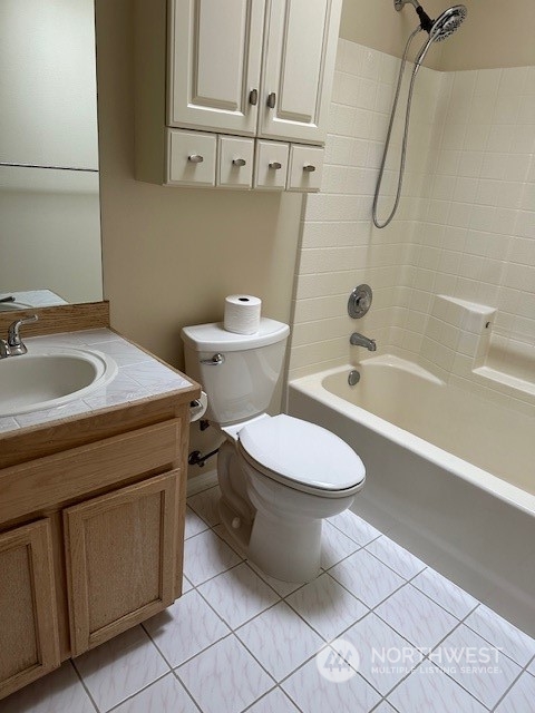 3004 200th Place Southeast Bothell, WA 98012 - Photo 21 of 24 a bathroom with a sink toilet and shower