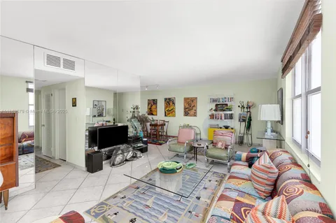 $890,000 | 3 Island Avenue, Unit 15C, Miami Beach, FL 33139