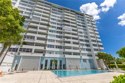 $890,000 | 3 Island Avenue, Unit 15C, Miami Beach, FL 33139