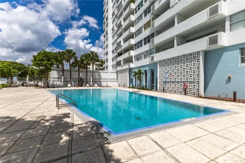 $890,000 | 3 Island Avenue, Unit 15C, Miami Beach, FL 33139