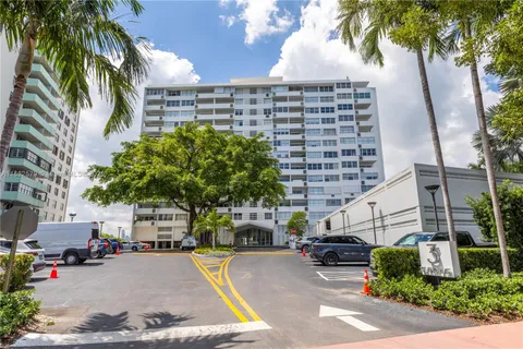 $890,000 | 3 Island Avenue, Unit 15C, Miami Beach, FL 33139