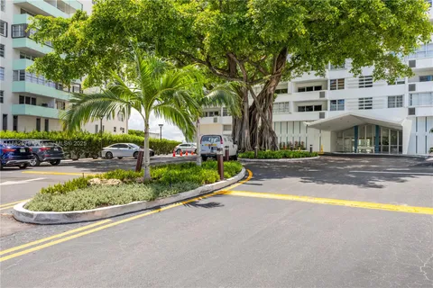 $890,000 | 3 Island Avenue, Unit 15C, Miami Beach, FL 33139
