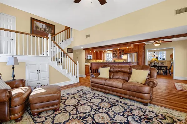 $790,000 | 203 Kiowa Drive West, Lake Kiowa, TX 76240