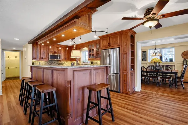 $790,000 | 203 Kiowa Drive West, Lake Kiowa, TX 76240