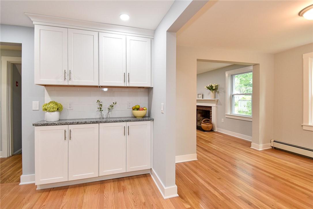 50 Loring Road Warwick, RI 02889 - Photo 13 of 48