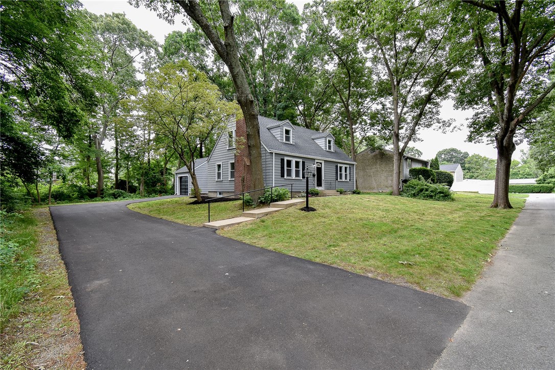 50 Loring Road Warwick, RI 02889 - Photo 4 of 48