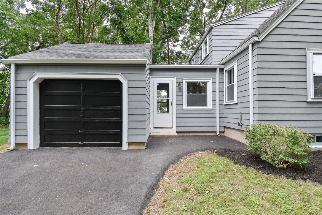 50 Loring Road Warwick, RI 02889 - Photo 8 of 48