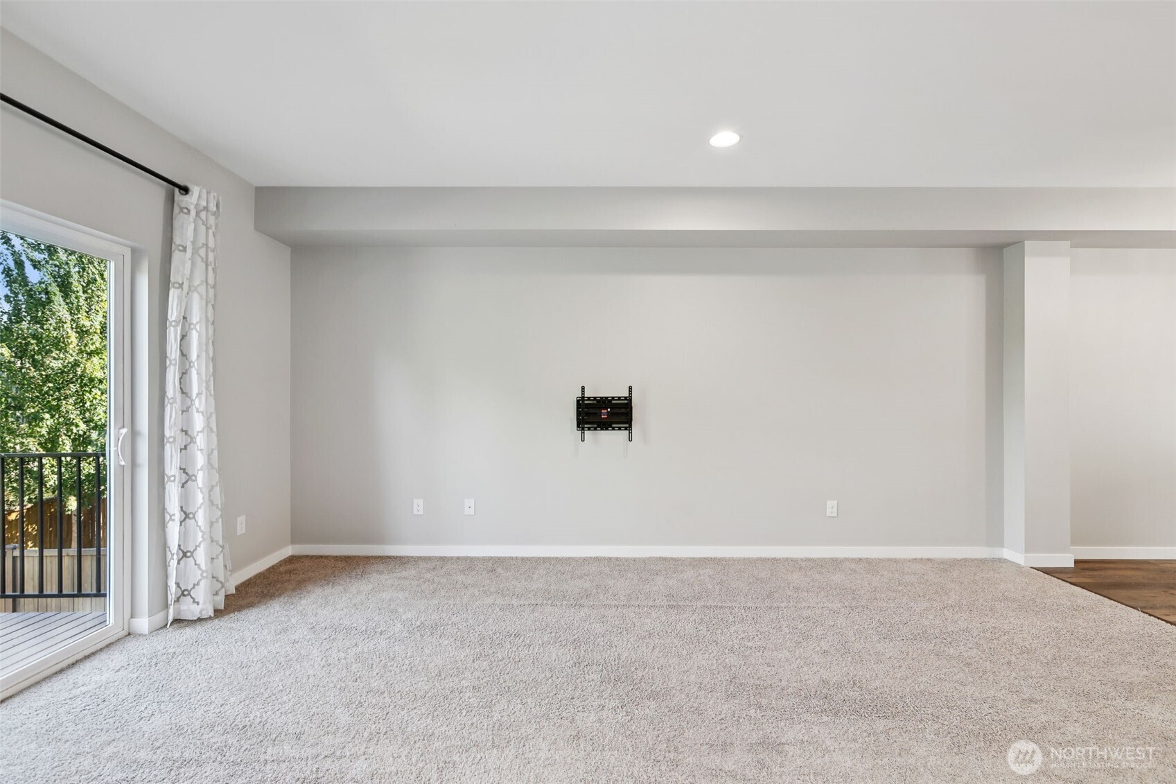 19403 7th Avenue West, Unit C1 Lynnwood, WA 98036 - Photo 11 of 40