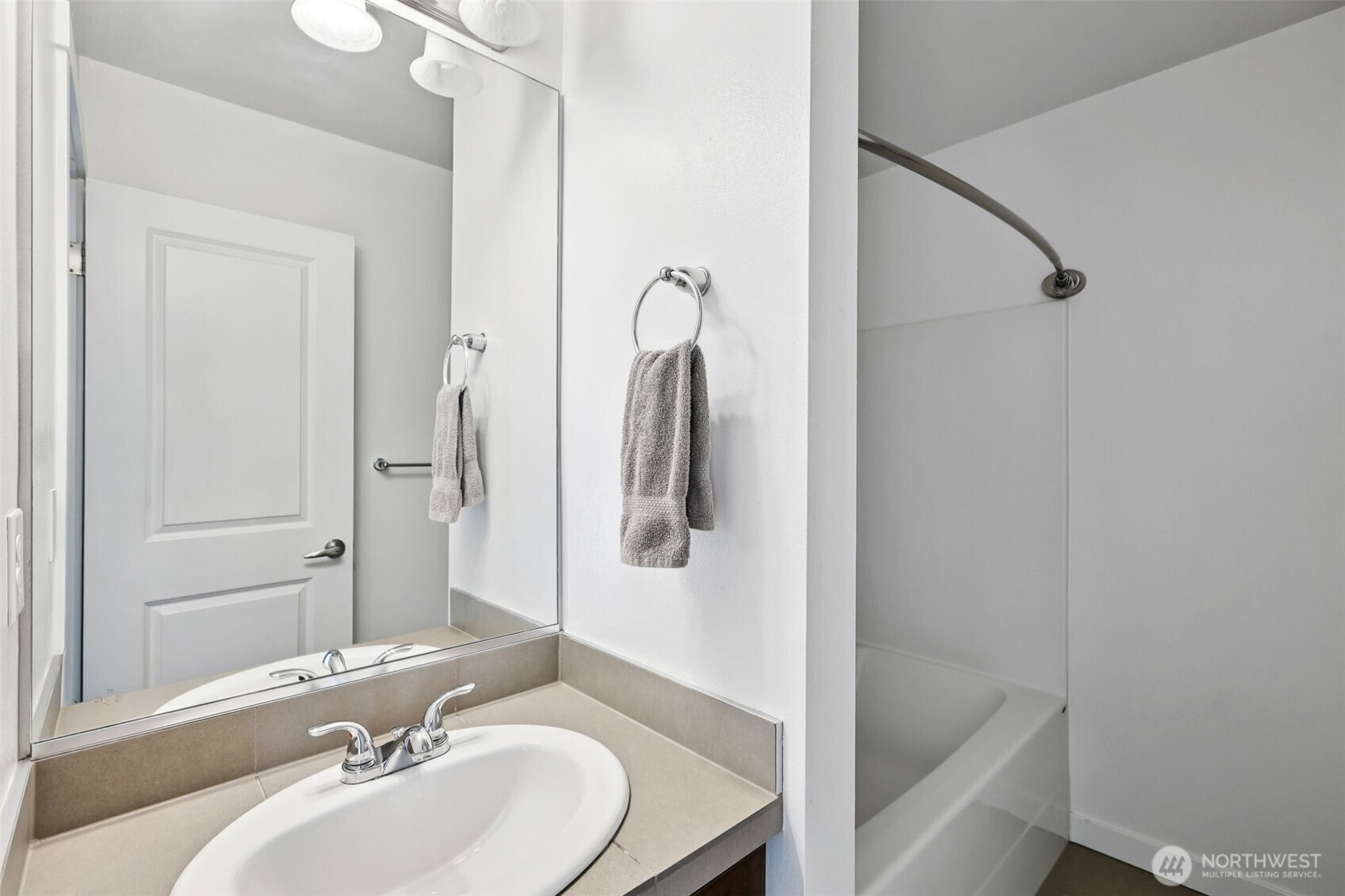 19403 7th Avenue West, Unit C1 Lynnwood, WA 98036 - Photo 29 of 40