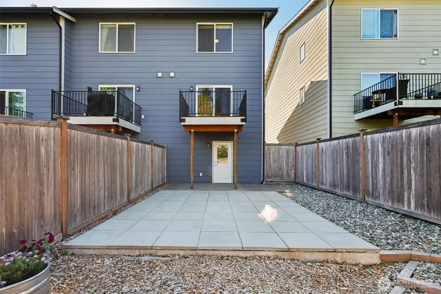 $599,000 | 19403 7th Avenue West, Unit C1, Lynnwood, WA 98036