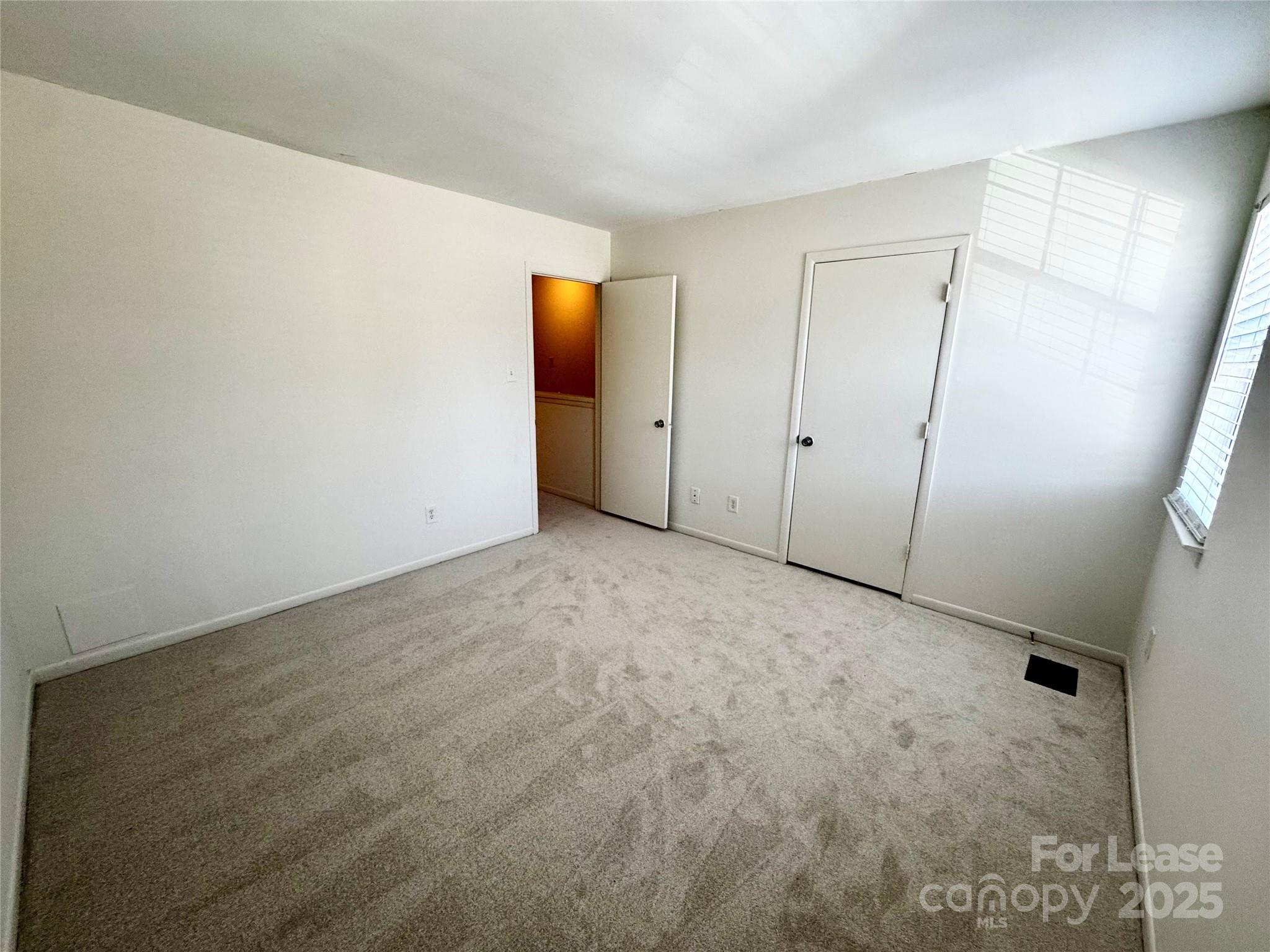 6102 Heath Ridge Court Charlotte, NC 28210 - Photo 11 of 23 a view of an empty room