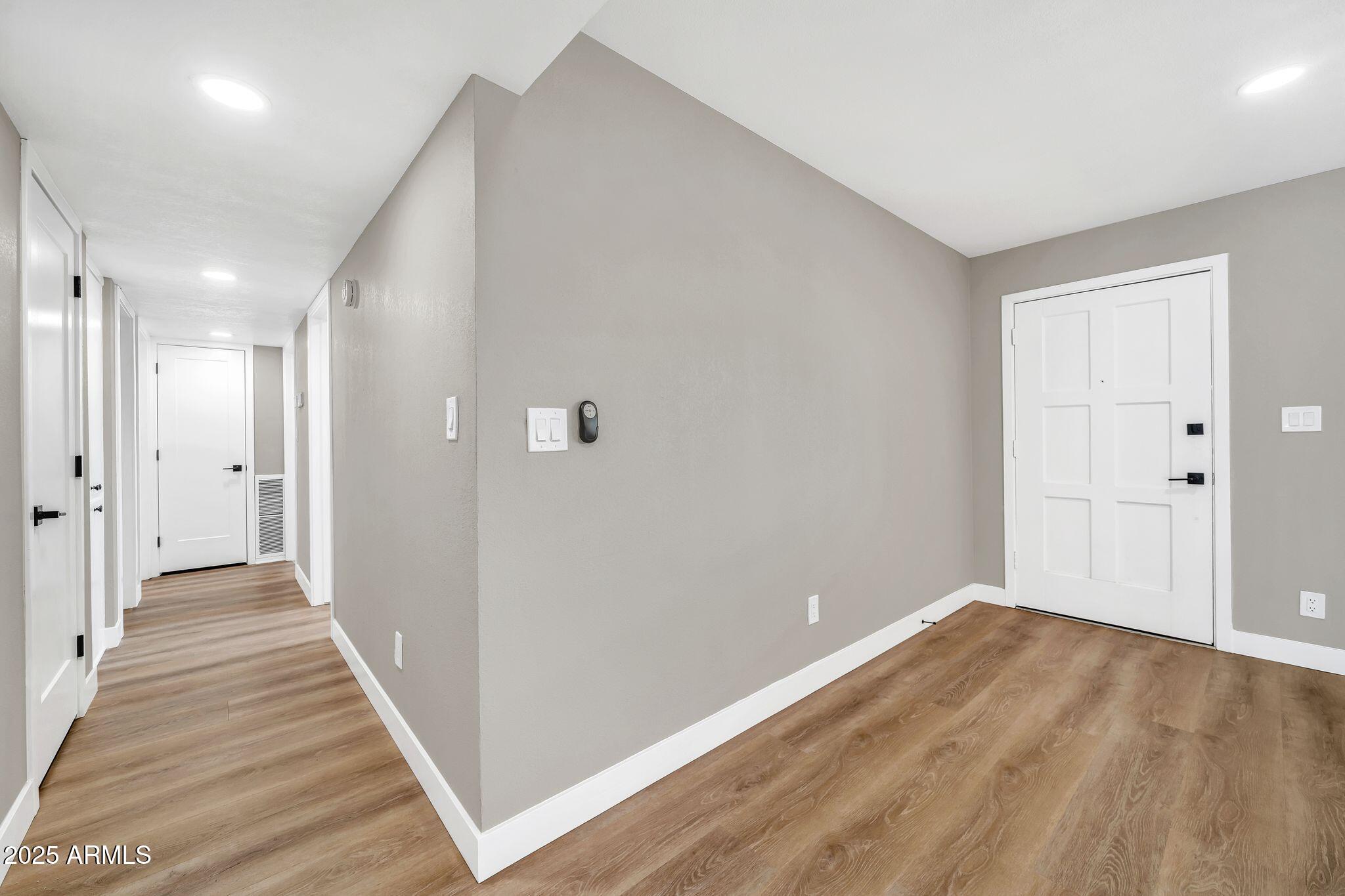 1214 East Butler Drive Phoenix, AZ 85020 - Photo 14 of 49 1214 E Butler Dr-7