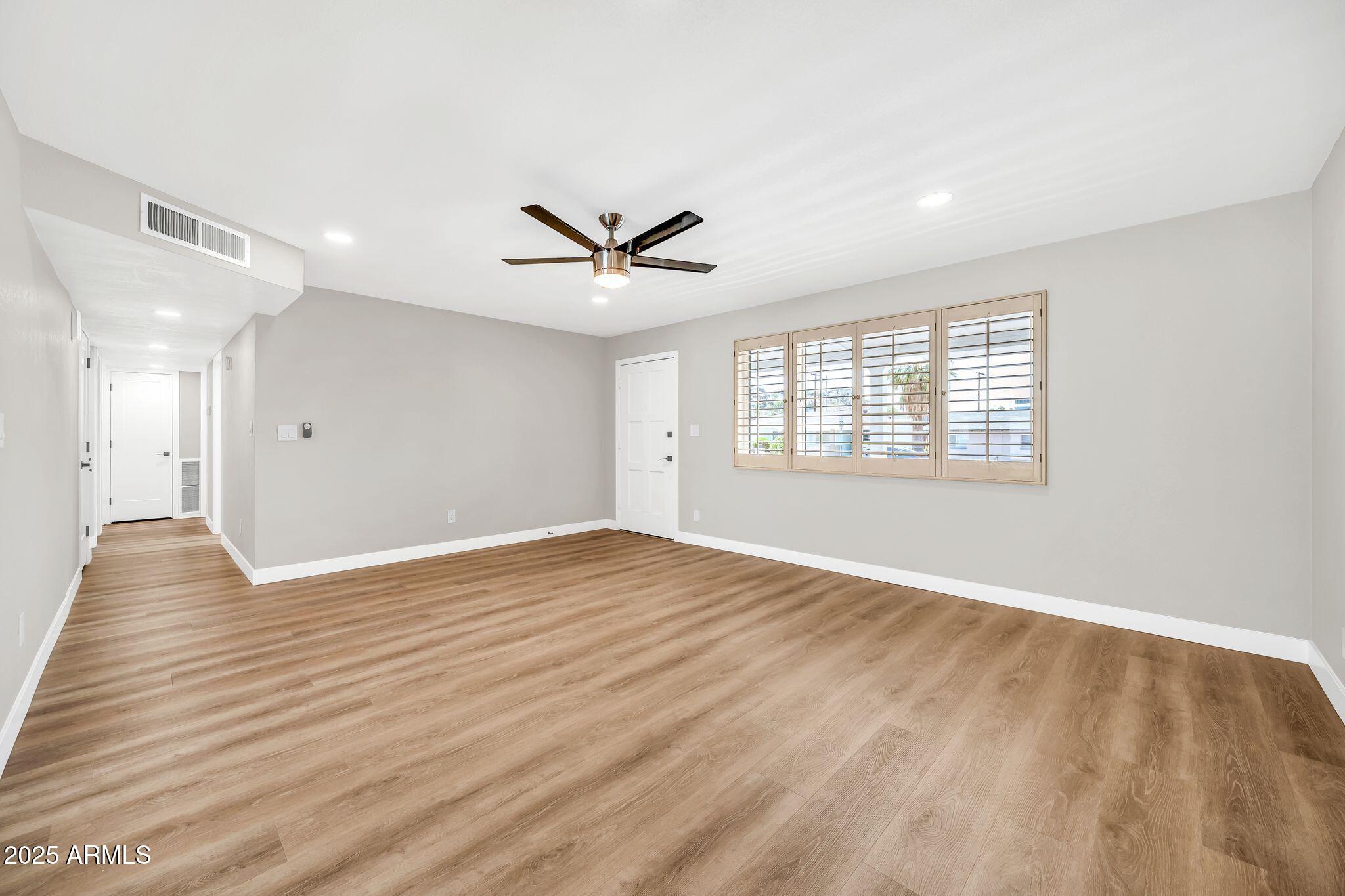 1214 East Butler Drive Phoenix, AZ 85020 - Photo 16 of 49 1214 E Butler Dr-9