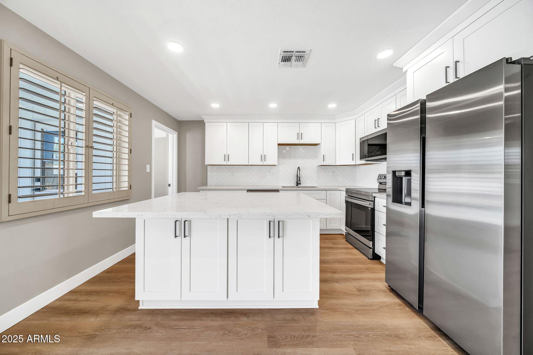 1214 East Butler Drive Phoenix, AZ 85020 - Photo 9 of 49 1214 E Butler Dr-17