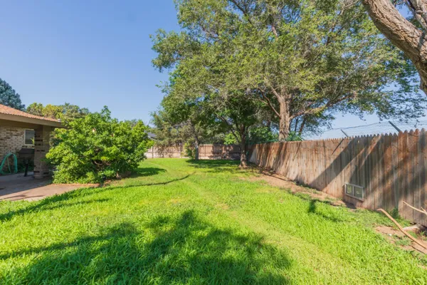 $319,900 | 410 Creekside Drive, Amarillo, TX 79124