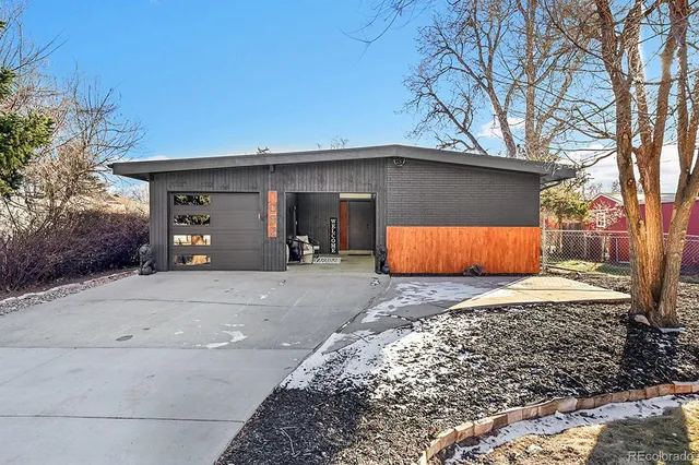 a house view with a outdoor space