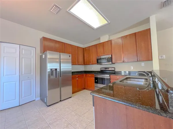 $2,300 | 8166 Southwest 74th Lane, Gainesville, FL 32608