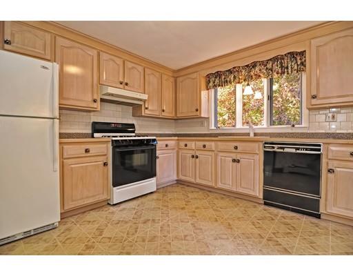 9 Stonybrook Road Walpole, MA 02071 - Photo 8 of 28