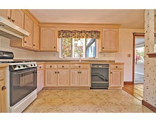 9 Stonybrook Road Walpole, MA 02071 - Photo 9 of 28