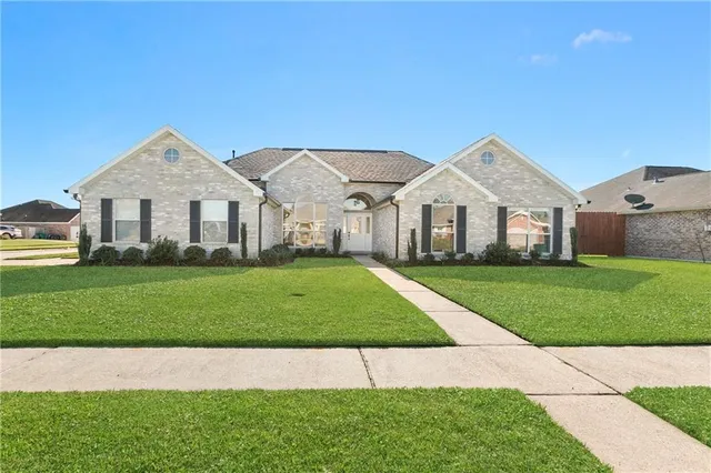 $284,000 | 101 Nicole Drive, Laplace, LA 70068