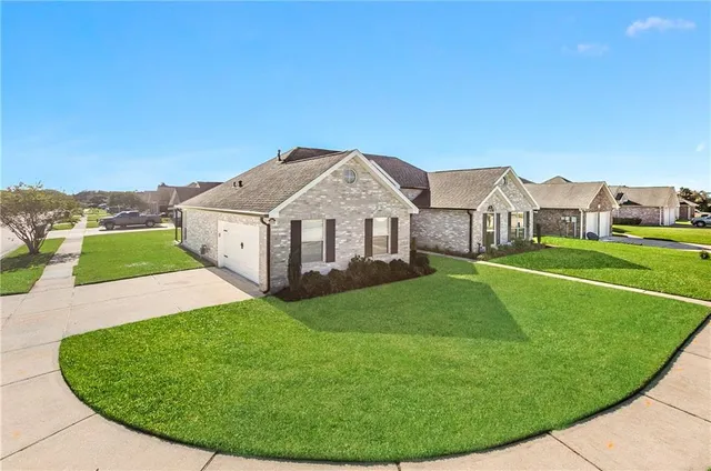 $284,000 | 101 Nicole Drive, Laplace, LA 70068