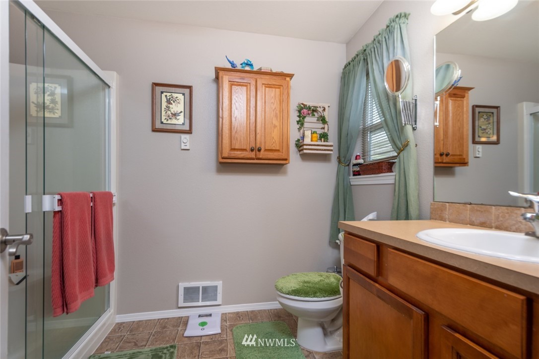 42 Southwest 9th Street Chehalis, WA 98532 - Photo 4 of 13 Gallery Image 4