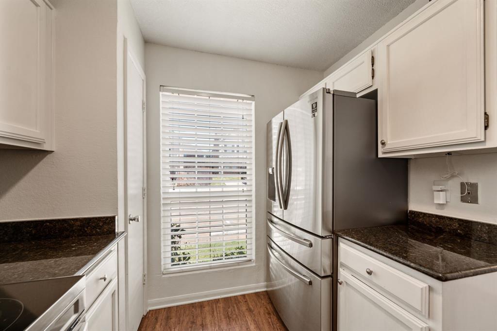 61 Abbey Road Euless, TX 76039 - Photo 10 of 19
